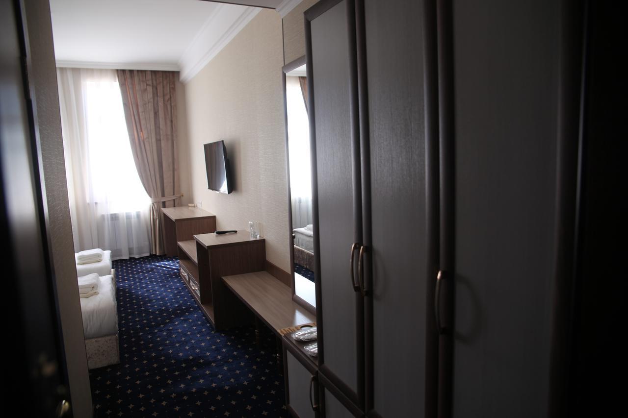 Hotel Khanaka Turkistan Bagian luar foto